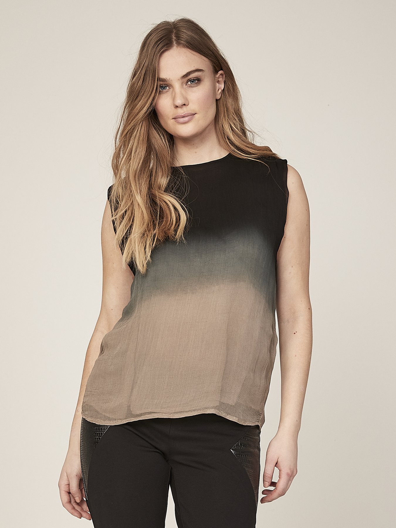 JORA_patterned_top-Tops_and_T-shirts-7022-56-Black-1_1350x1800