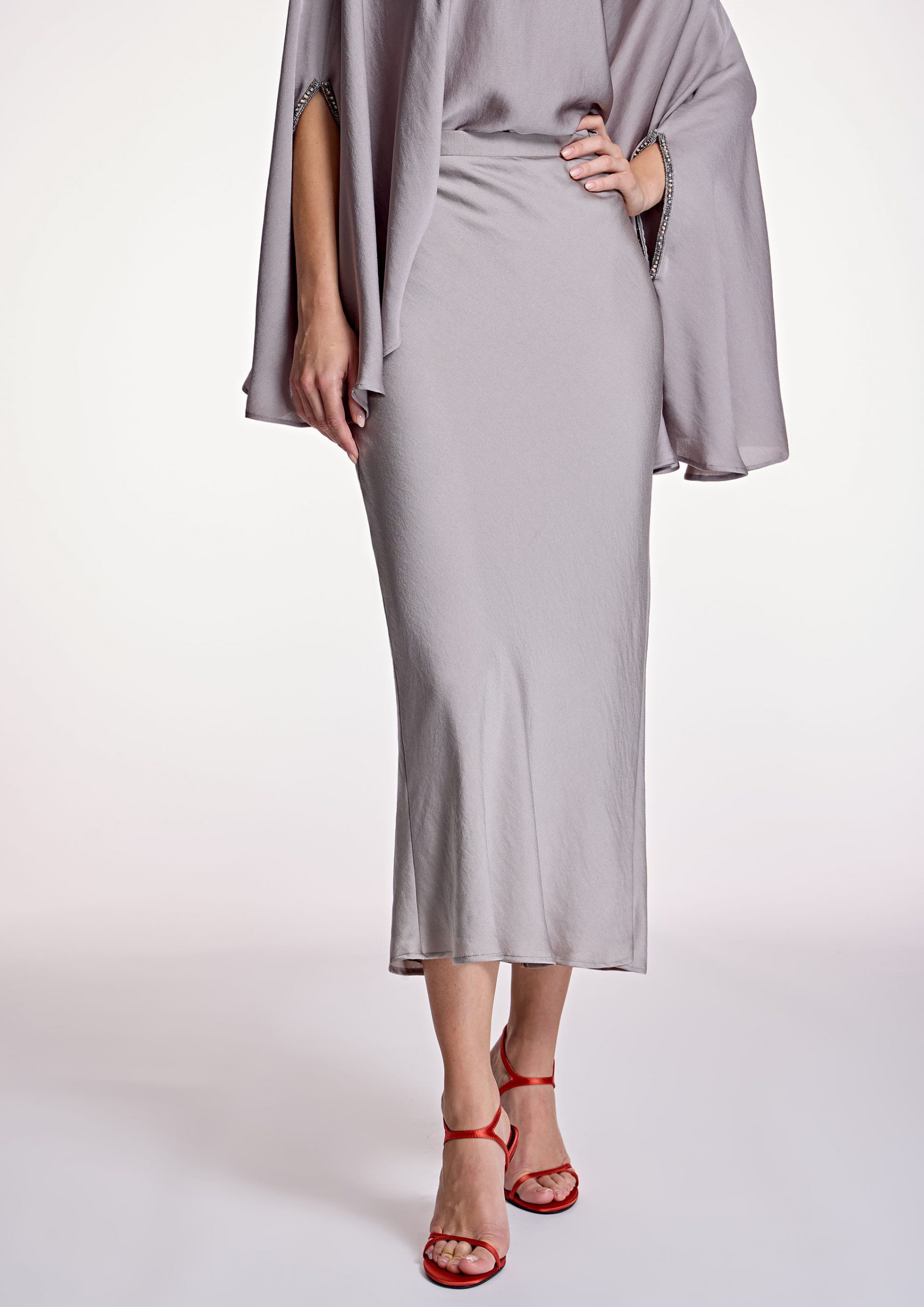 falda-midi-satinada-topo