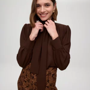 MONT BROWN - Camisa cuello alto con lazada