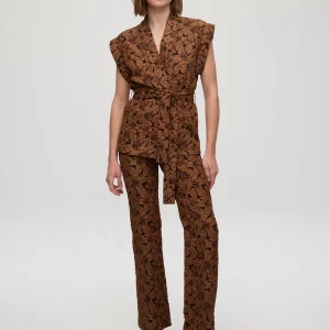 TEMPLE - Conjunto chaleco y pantalón damasco marrón