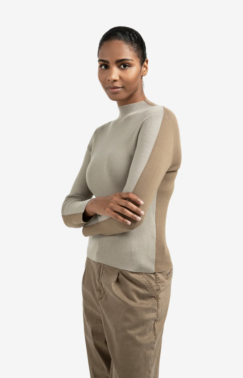 top-with-two-tone-design-and-long-sleeves-1_0e7ff13f-2e0f-44d3-9e38-e71548d9d988