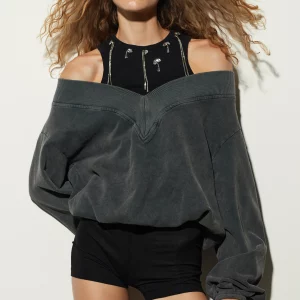 Suéter cuello pico con pedrería