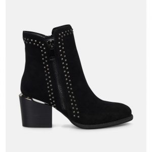 Botin bajo tachas