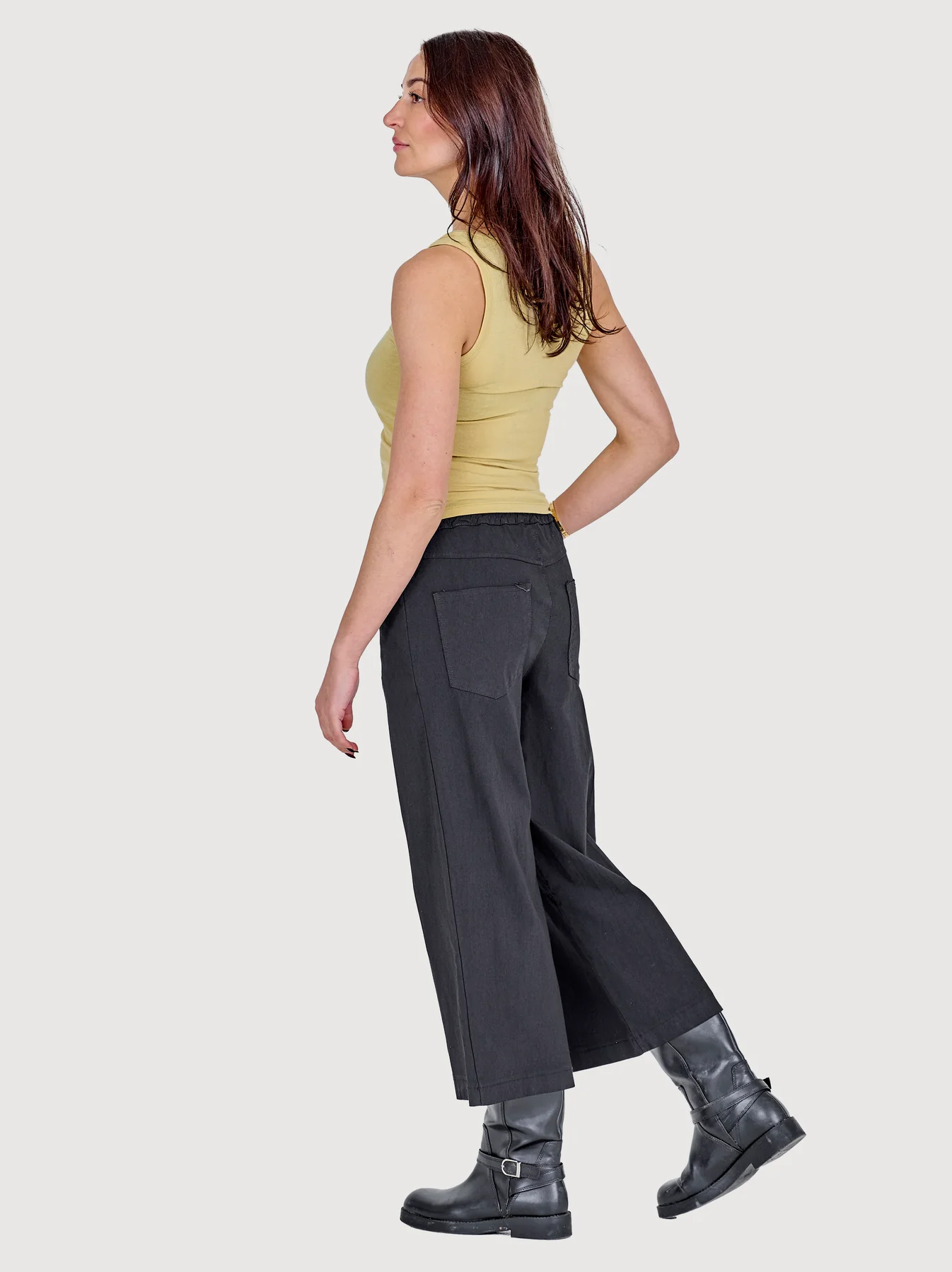 CLAY_Top-Tops_and_T-shirts-8824-56-520_Yellow-4_1346x1800