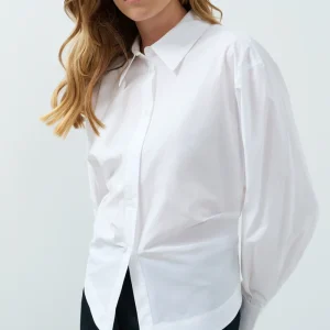 Blusa con detalle en la cintura y pliegues YAYA