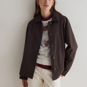 GABARDINA CORTA CHOCOLATE YERSE
