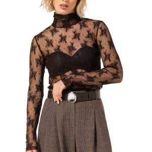 Camiseta imprescindible de encaje