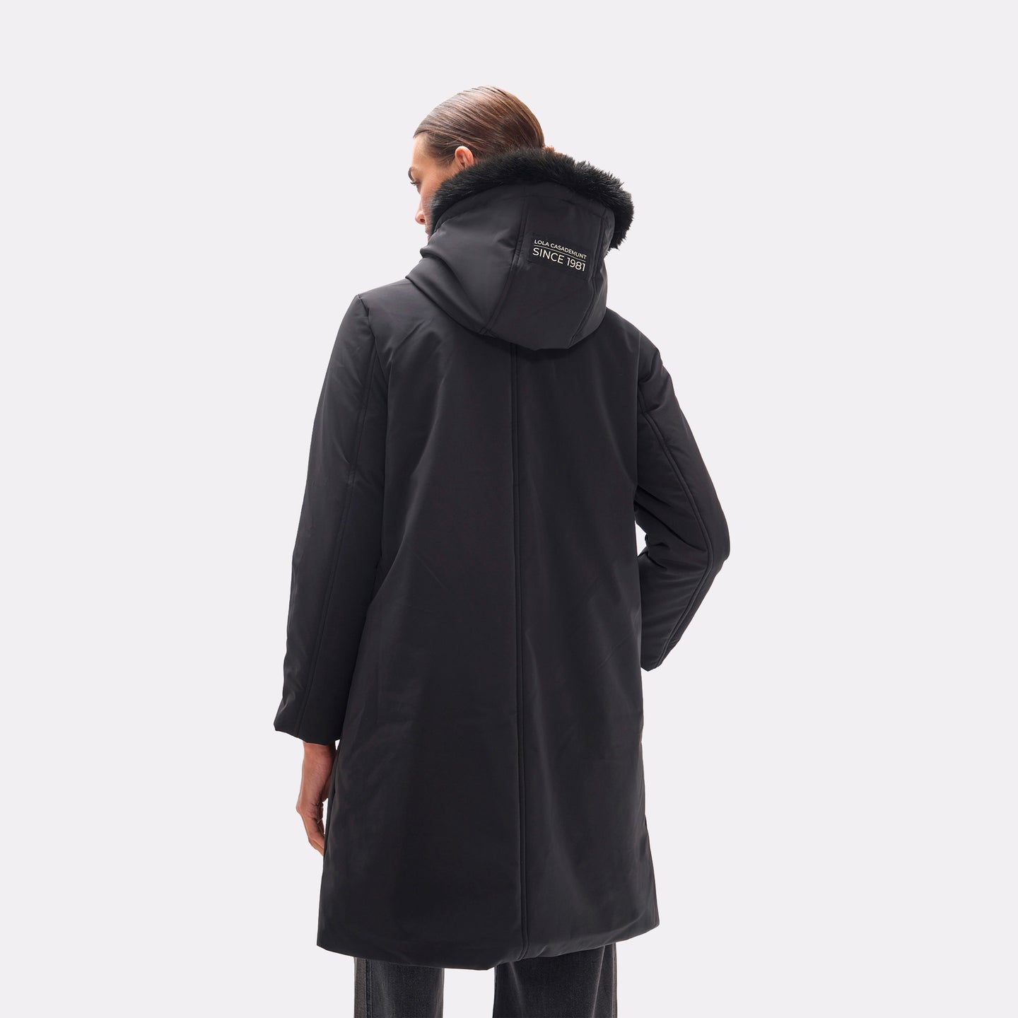 Anorak pelo y mosquetones LOLA CASADEMUNT - Imagen 3