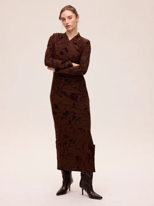 GLAZE BROWN - Vestido midi cuello cruzado flocado marrón MIOH - Imagen 2