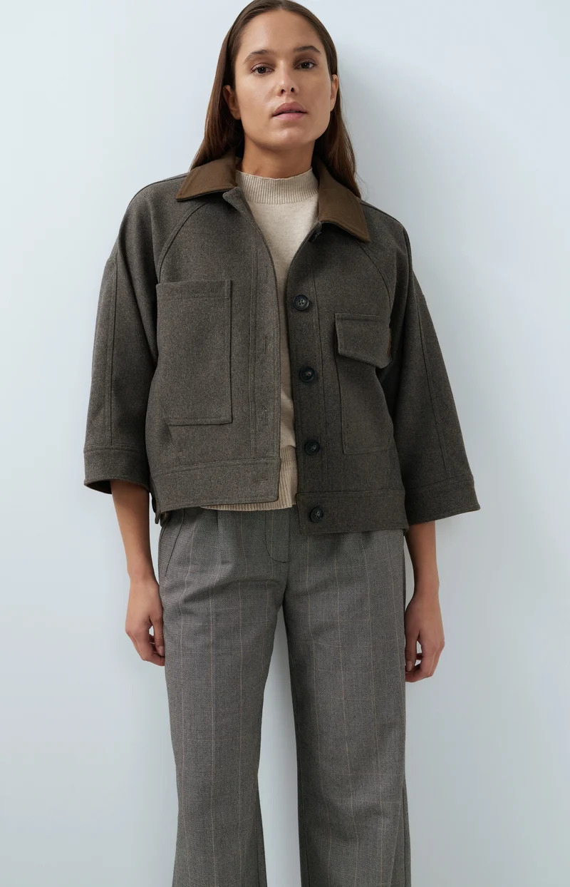 oversized-wool-blend-jacket-with-contrast-collar_56ab2a7f-7903-4b29-9d9f-d22372724a78