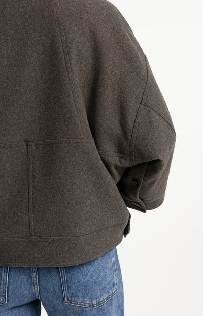 oversized-wool-blend-jacket-with-contrast-collar_f0a91a12-c9fe-495d-b949-e15c237b64e4